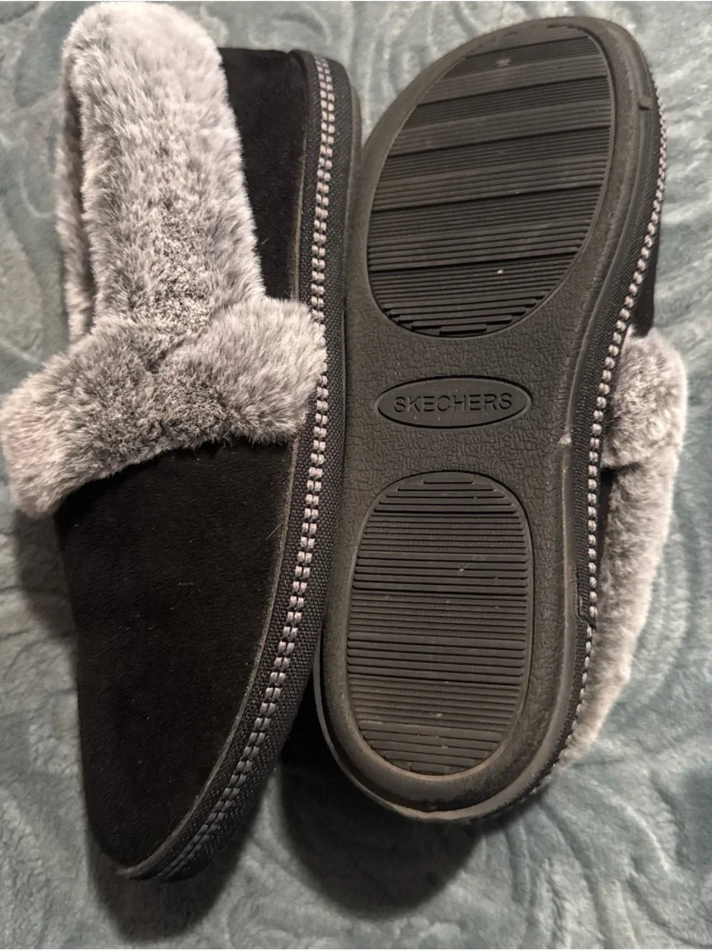 Skechers Women’s Black Slippers with Gray Faux-Fur Trim